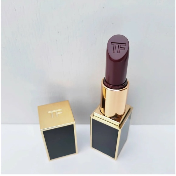 🆕Tom Ford lip colour number 81 near dark no box - Picture 2 of 4